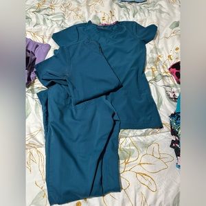 XS scrub set